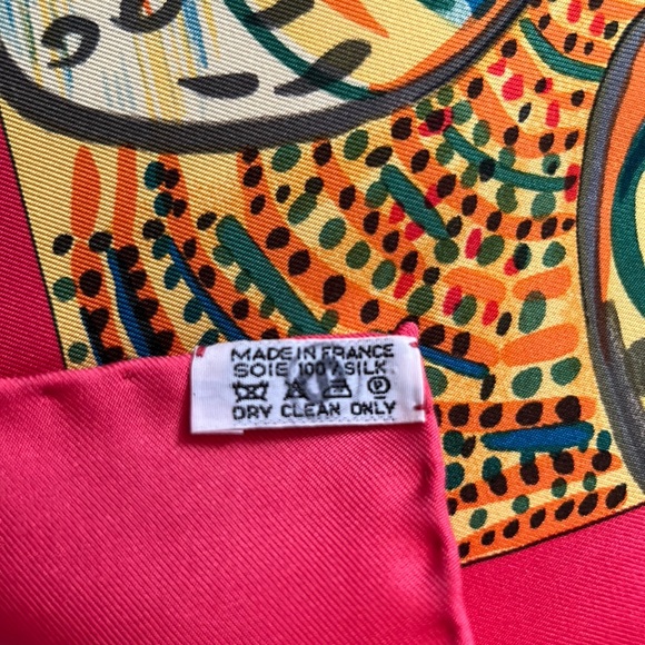 Hermes Authentic Silk Carré Scarf 90cm or 35” square With Box - Picture 8 of 12